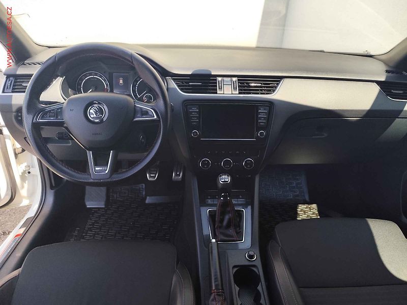 Škoda Octavia (2014) 2.0 TDi, ČR, Navi, bixen - fotka 8 z 27