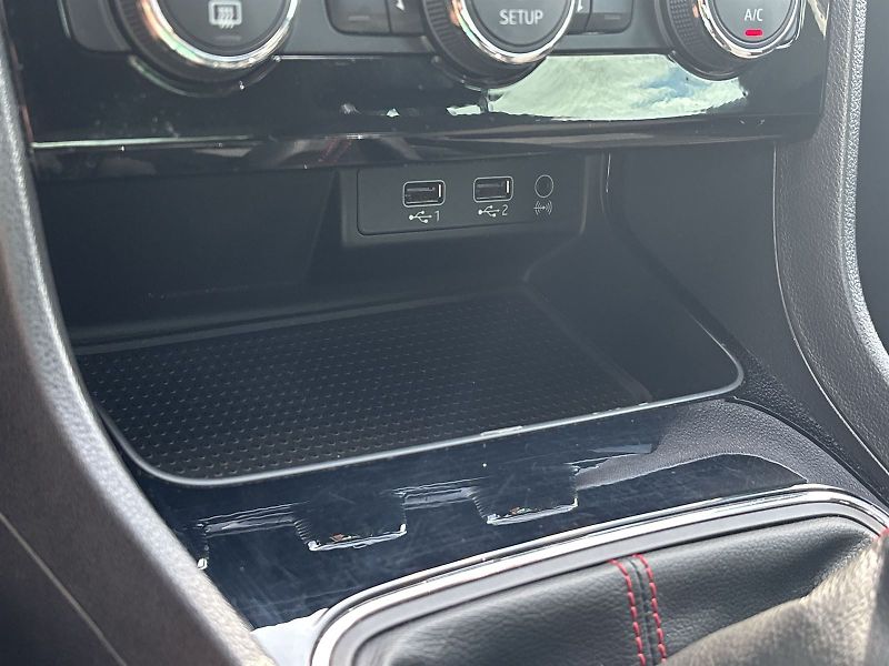 Seat Leon (2019) 1.5 TSI FR - fotka 19 z 27