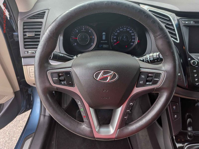 Hyundai i40 (2012) 1.7CRDi, Bixen, navi, park - fotka 15 z 16