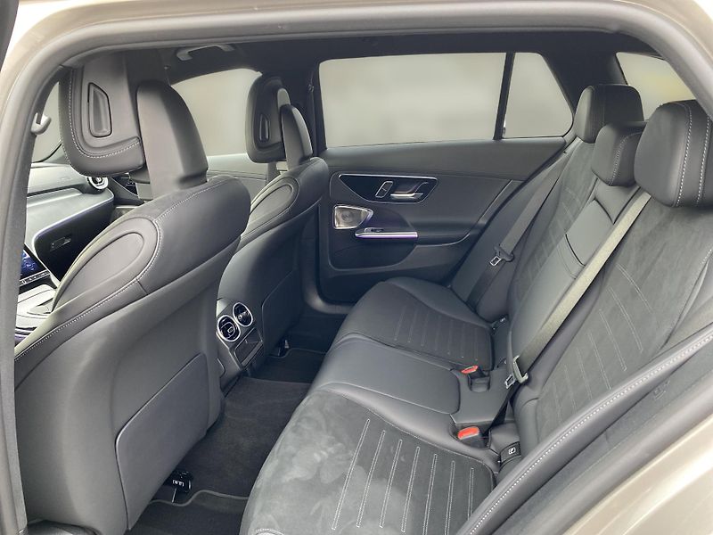 Mercedes-Benz Třídy C C 300 de 4MATIC - fotka 14 z 26