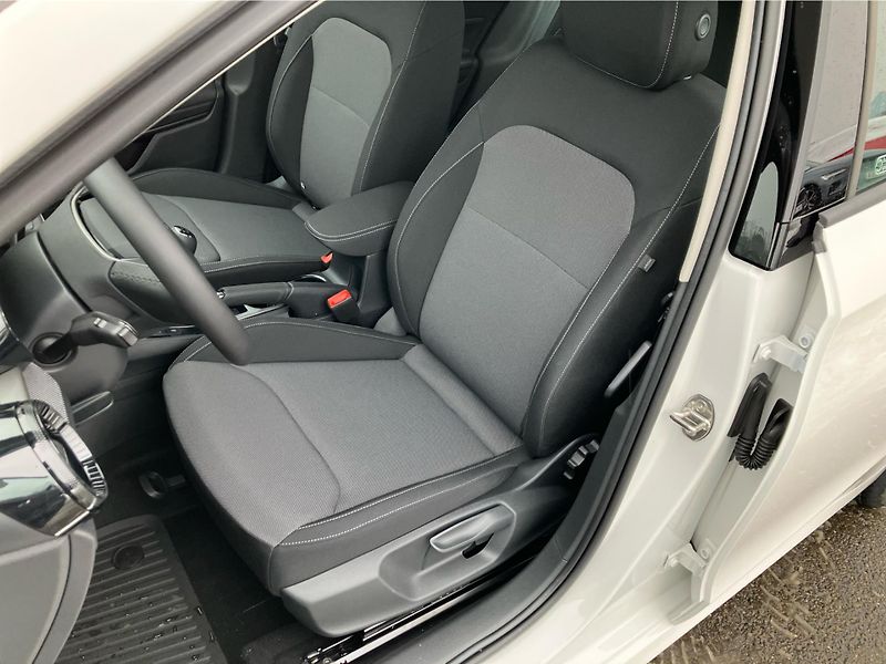Škoda Fabia 1,0 MPI 59 kW Selection - fotka 24 z 29