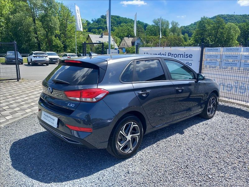 Hyundai i30 1,0 T-GDI MT COMFORT - fotka 9 z 23