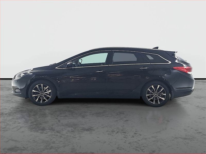 Hyundai i40 (2015) 1.7 CRDi, Navi, Xenony - fotka 3 z 15