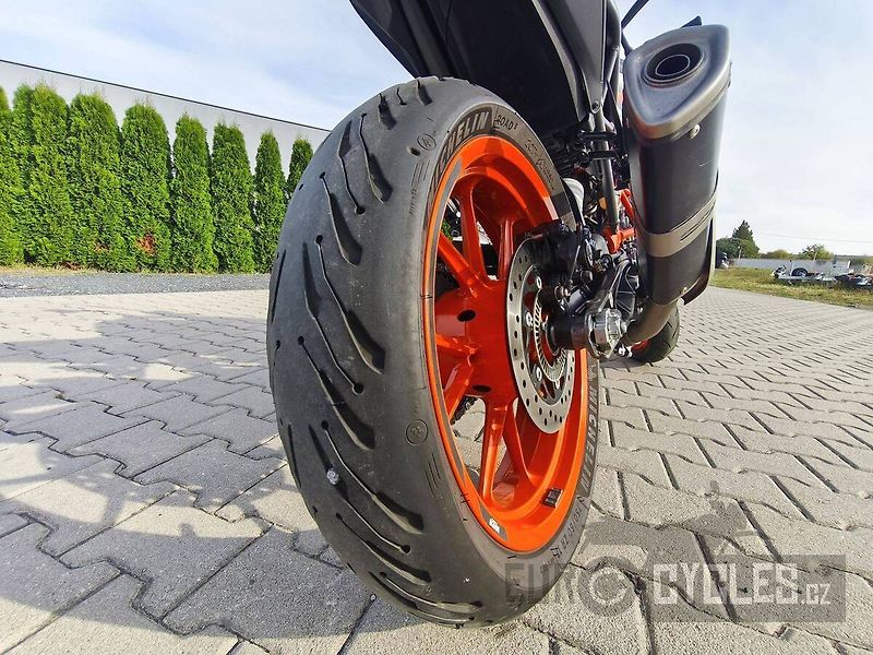 KTM 125 Duke (2021) - fotka 10 z 11
