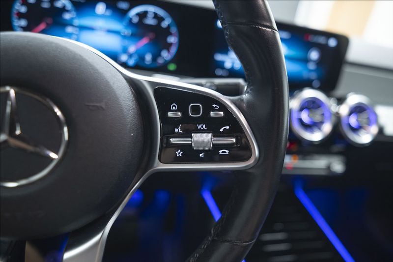 Mercedes-Benz GLB 2,0 200d 4MATIC NAVI KAMERA ČR - fotka 26 z 47