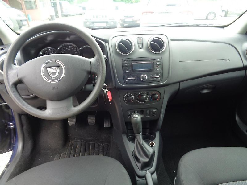 Dacia Sandero 1,1 i - fotka 13 z 19