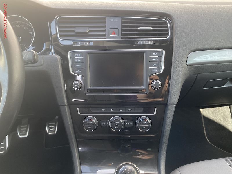Volkswagen Golf (2017) 1.4 TSi, Allstar, bixen - fotka 12 z 18