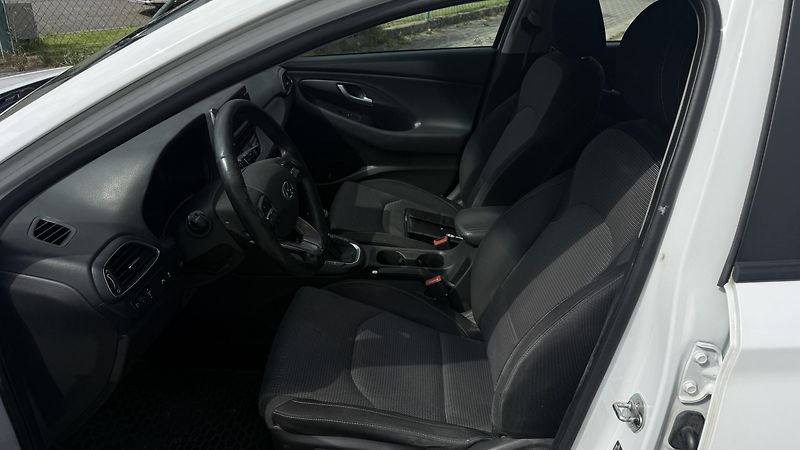 Hyundai i30 (2018) 1.6 CRDI 81KW  - fotka 12 z 19