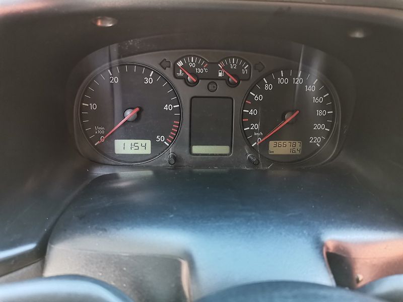 Volkswagen Caravelle (2003) 2.5TDi 75kw 8míst Long AC TZ - fotka 22 z 27