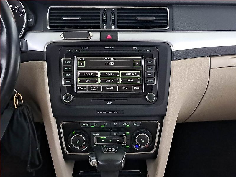Škoda Superb (2012) 2.0 TDI, 4X4, Automat, Navi - fotka 12 z 19