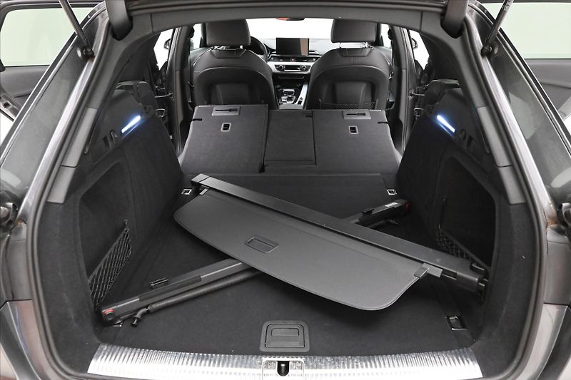 Audi A4 2,0 TDI 120kW S-LINE S-Tronic - fotka 10 z 26