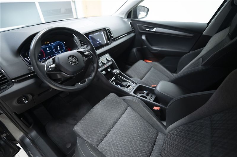 Škoda Karoq 2,0 TDI DSG 4x4 NAVI KAMERA ČR - fotka 18 z 40