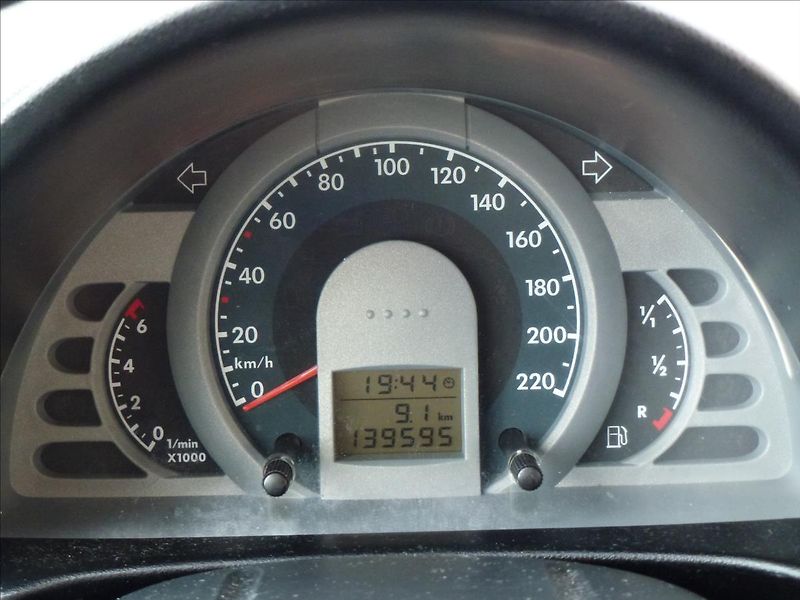 Volkswagen Fox 1,2 HTP 12V - fotka 29 z 41