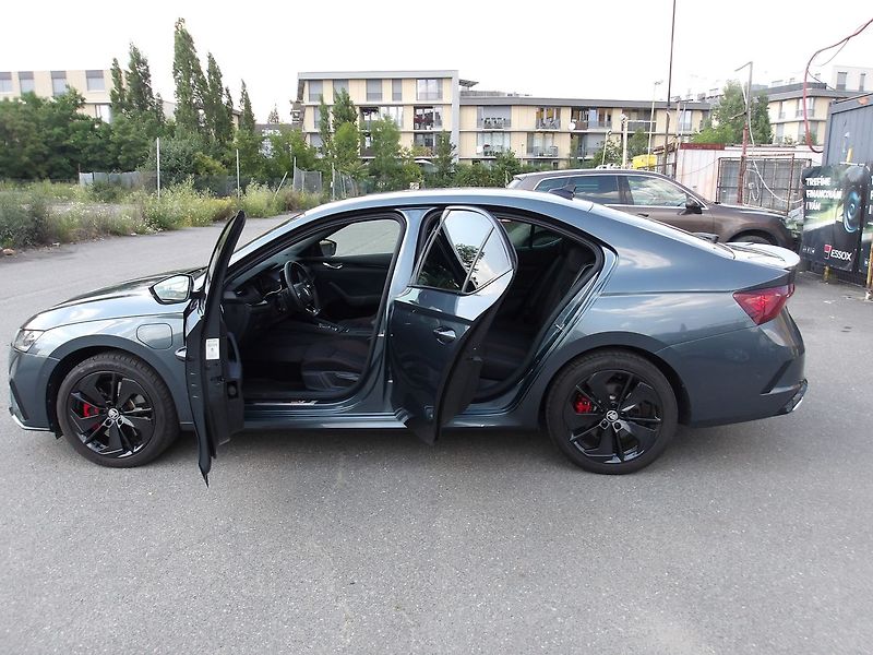 Škoda Octavia 1,4TSi PLUGINHYBRID 1.MAJ. - fotka 12 z 34