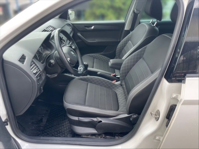 Škoda Fabia 1,0 TSI 70 Ambition - fotka 7 z 11