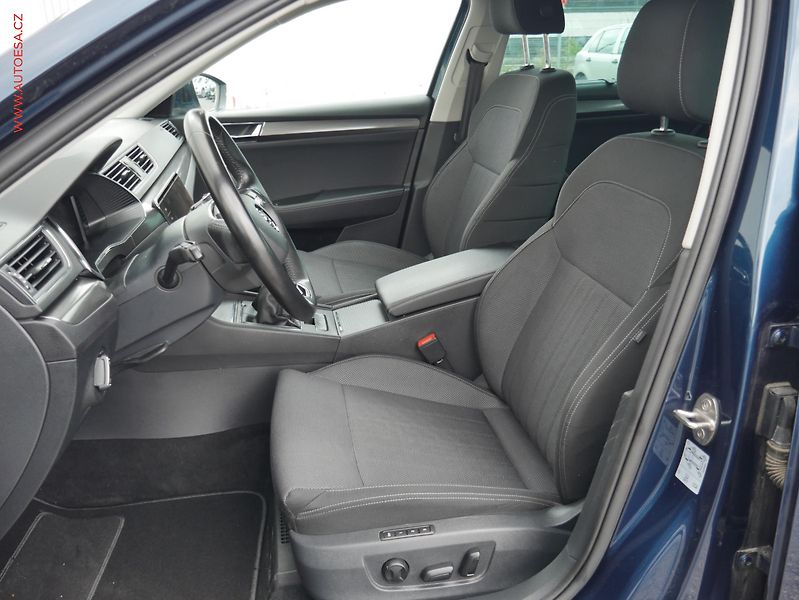Škoda Superb (2022) 1.5 TSi, Style, LED, navi - fotka 9 z 29