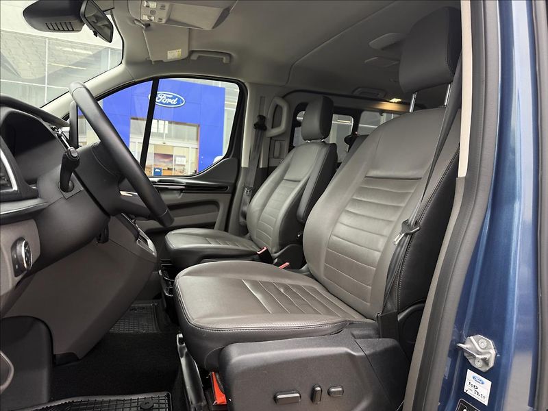 Ford Tourneo Custom 2,0 136kW Titanium X Webasto - fotka 17 z 28