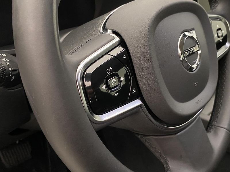 Volvo XC60 B5 AWD DARK PLUS AUT CZ - fotka 19 z 60