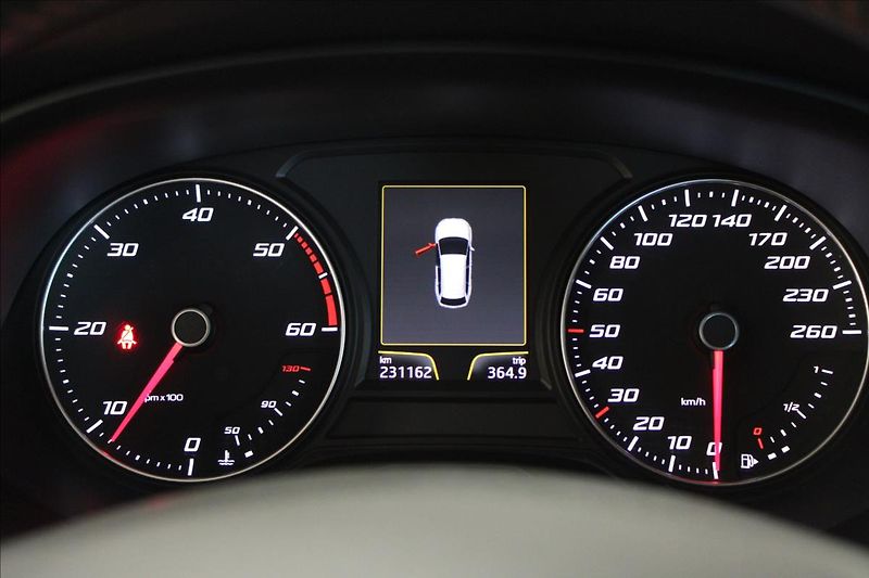 Seat Leon 2,0 TDI 110KW DSG FR ST - fotka 16 z 17