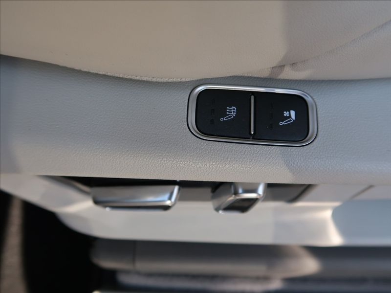 Dongfeng U-Tour 1,5 T,130kW,1majČR,Exclusive - fotka 23 z 35