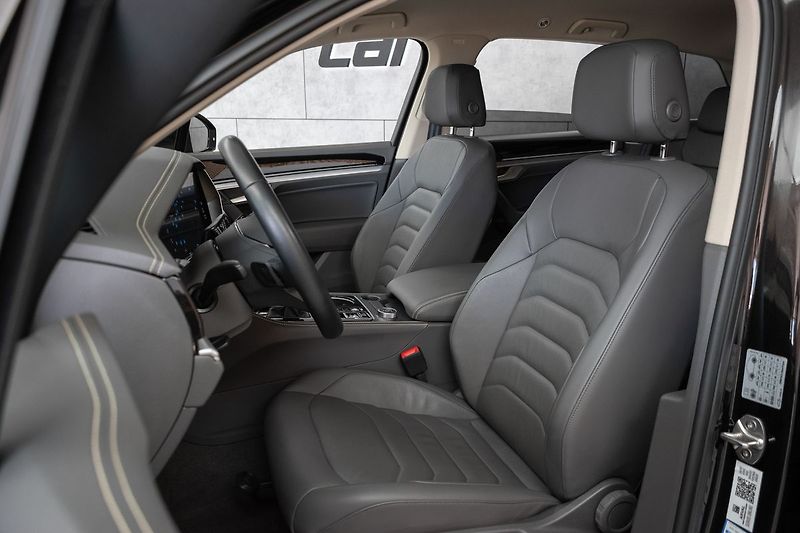 Volkswagen Touareg 3.0 TDI 210kW EXCLUSIVE*ČR 1.M - fotka 10 z 39