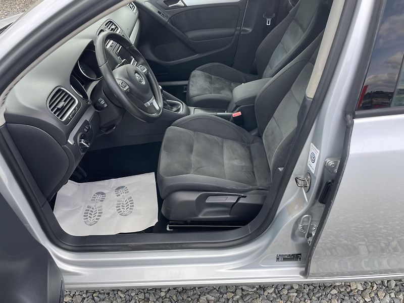 Volkswagen Golf 1.6TDi 105PS  6 HIGHLINE TOP!! - fotka 163 z 176