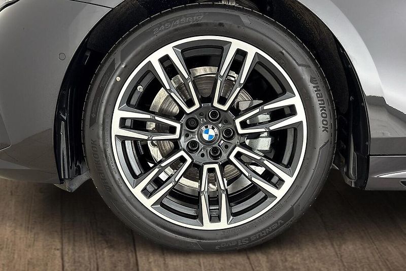 BMW Řada 5 řady 5 | 520d xDrive - fotka 6 z 25