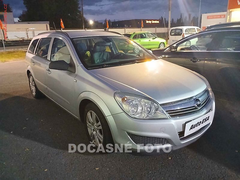 Opel Astra (2007) 1.6 16V, servis.kniha, AT - fotka 1 z 3