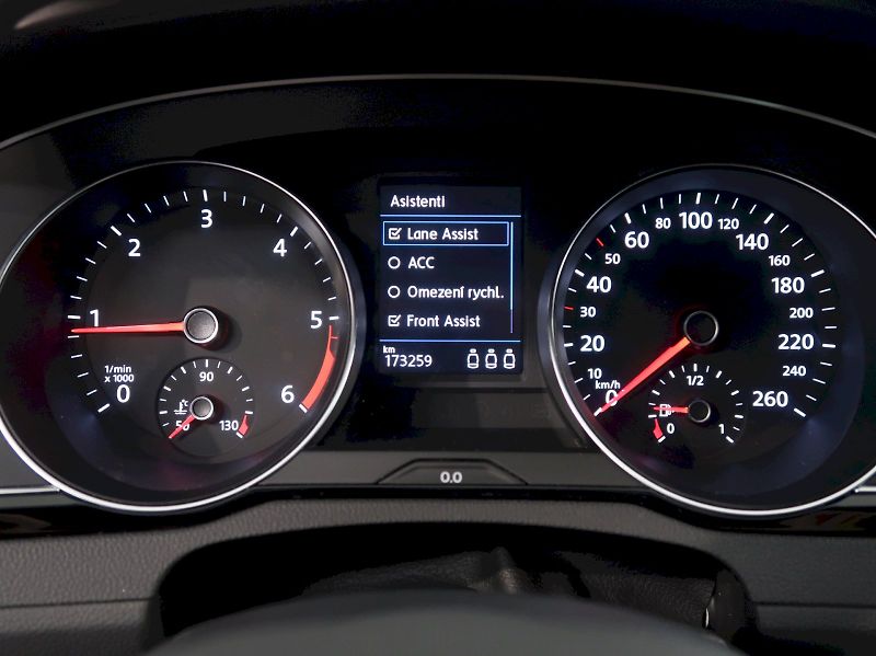 Volkswagen Passat (2023) BUSINESS PREMIUM 2.0TDI 90KW T - fotka 18 z 37