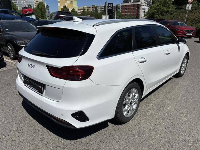 Kia Ceed 1,5 TGDi 118kW AT TOP NAVI - fotka 5 z 44