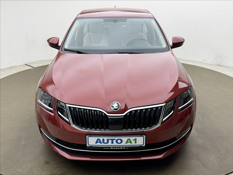 Škoda Octavia 1,4 DSG LED CANTON KŮŽE NAVI - fotka 2 z 44