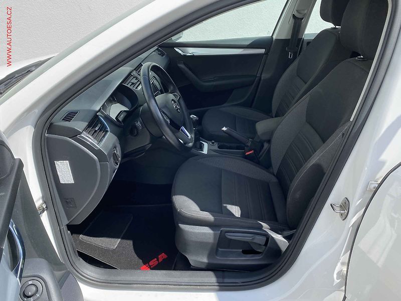 Škoda Octavia (2018) 1.6 TDi, ČR, servis.kniha - fotka 9 z 17