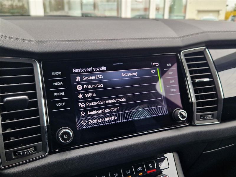 Škoda Kodiaq 2,0 TDI DSG L&K 4x4 TOP Stav - fotka 27 z 32