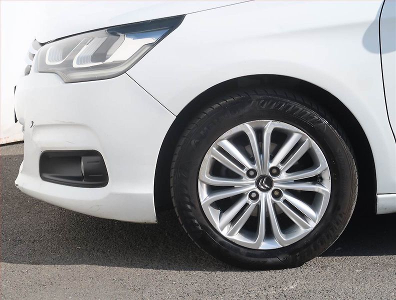 Citroën C4 (2016) 1.6 BlueHDi, nová STK - fotka 15 z 20