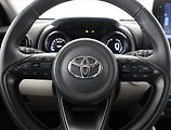Toyota Yaris (2023) Executive 1.5 VVT-i, ČR,1.maj - náhled 8