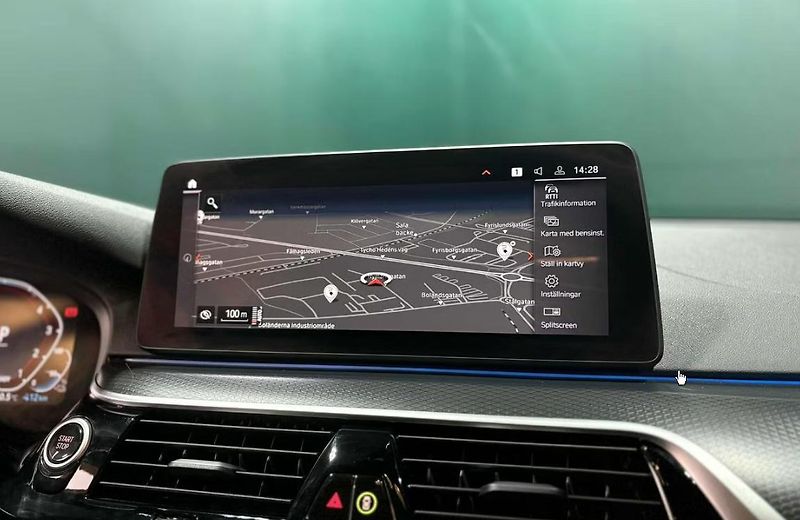 BMW Řada 5 530e xDrive M-Sport Taž. Kam. - fotka 13 z 24