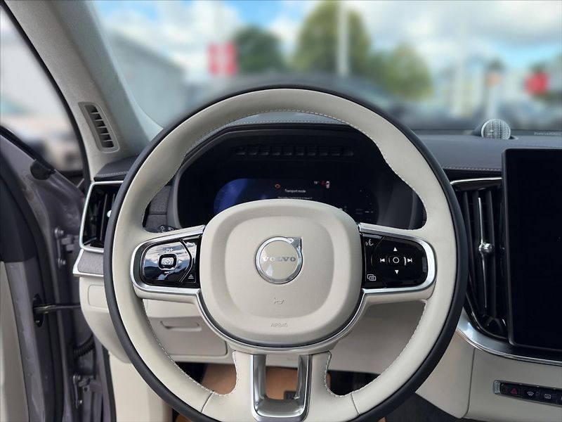 Volvo XC90 (2026) 2,0 T8 Ultra Dark  1824 - fotka 8 z 13