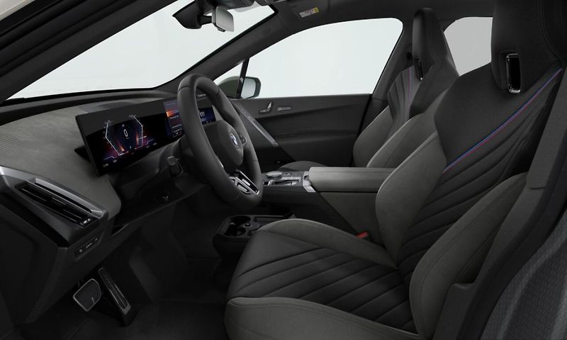 BMW iX xDrive45 - fotka 3 z 4
