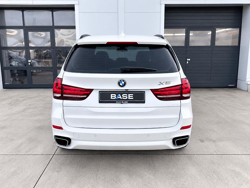 BMW X5 xDrive30d M-Sport - fotka 5 z 24