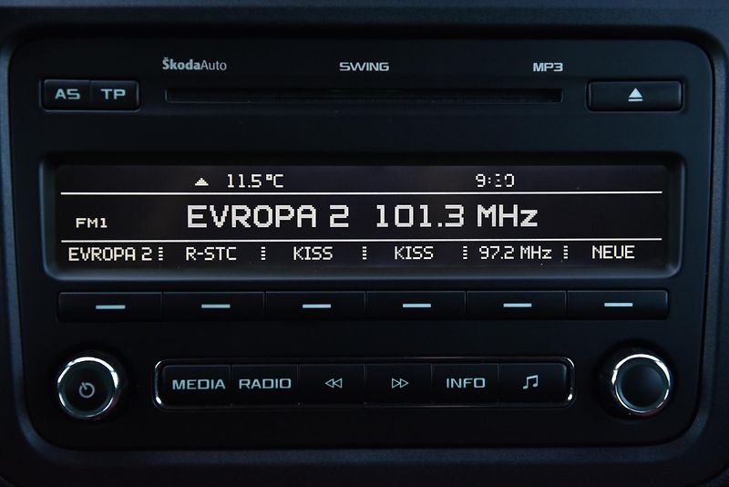 Škoda Fabia 1.2 TSi MONTE CARLO,KLIMA,TEMP - fotka 20 z 43
