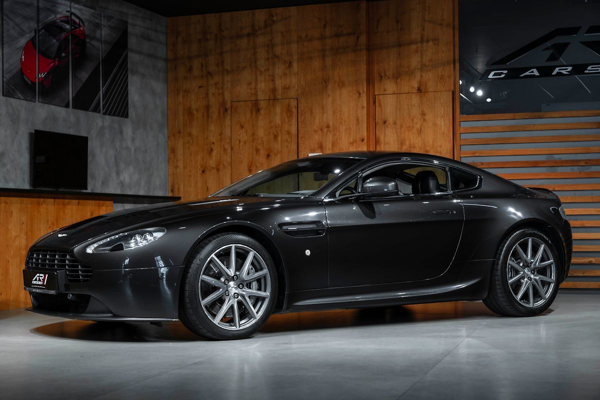 Aston Martin V8 Vantage