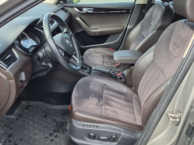 Škoda Octavia L&K Combi 2.0 TDi CR 135  kW 4 - fotka 9 z 30