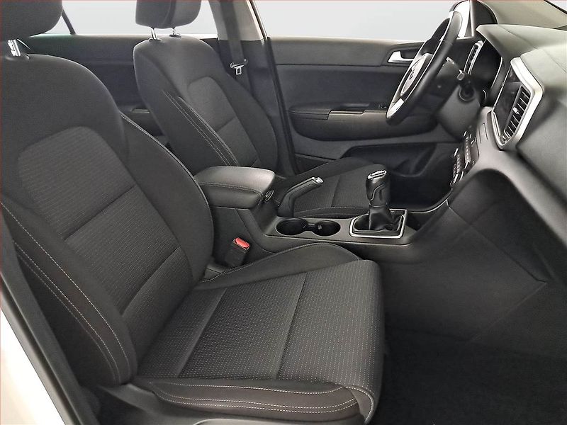 Kia Sportage (2021) 1.6 T-GDI - fotka 9 z 22