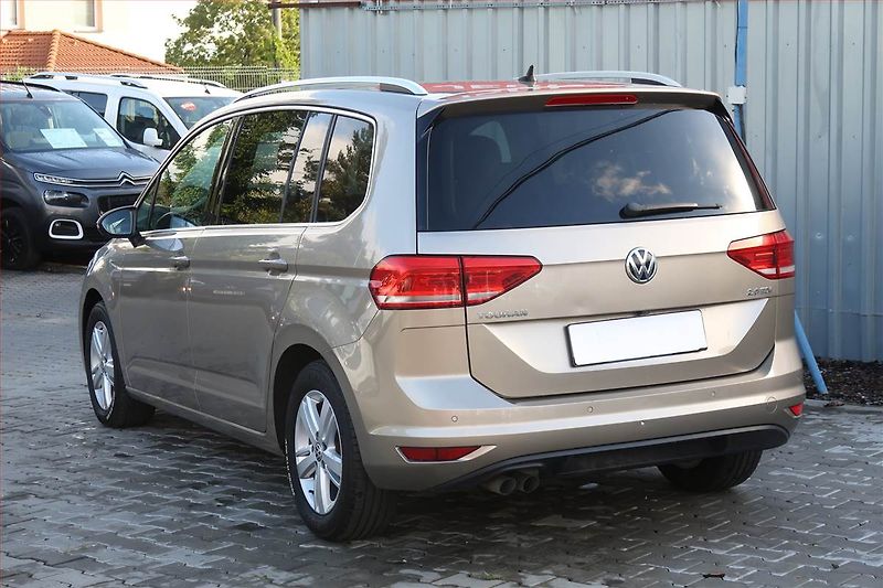 Volkswagen Touran (2017) 2.0 TDI, Automat, Serv.kniha - fotka 4 z 20