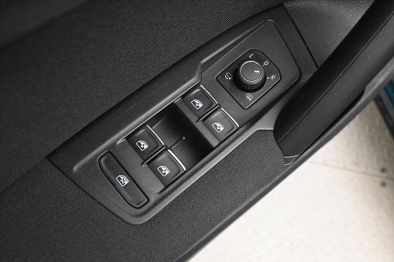 Volkswagen Tiguan 2,0 TDI 110 kW LIFE Záruka až - fotka 26 z 32