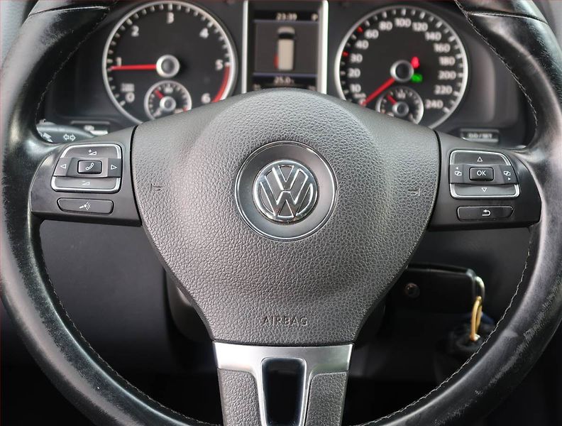 Volkswagen Multivan (2011) Highline 2.0 TDI - fotka 16 z 19