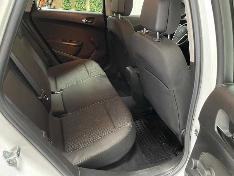 Opel Astra 1.4 i ČR 1.MAJITEL SERVISKA  - fotka 15 z 24