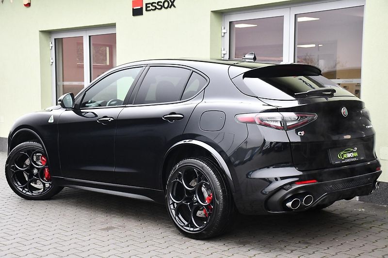 Alfa Romeo Stelvio 2.9V6 Bi-T.382 kW QUADRIFOGLIO - fotka 3 z 46