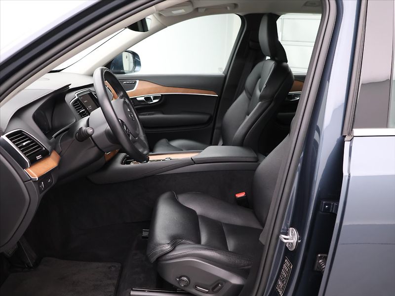 Volvo XC90 2,0 B5 173kW AWD LED CZ Kuže - fotka 11 z 27