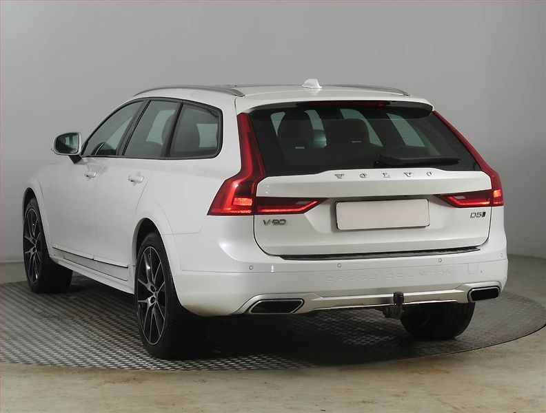 Volvo V90 (2019) Cross Country - fotka 4 z 29